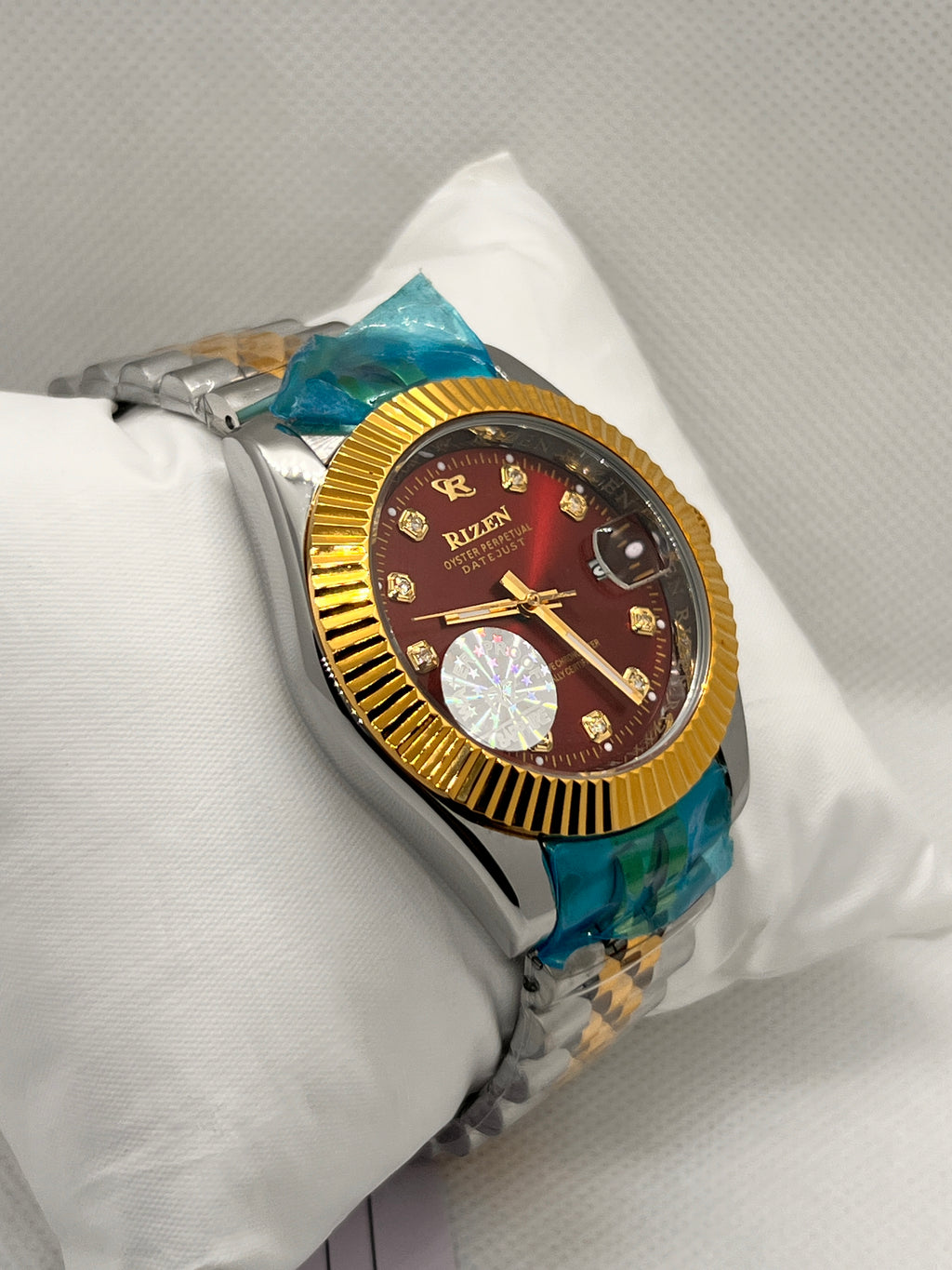 RIZ Fluted Bezel Stone-Set Date Quartz Men's Watch