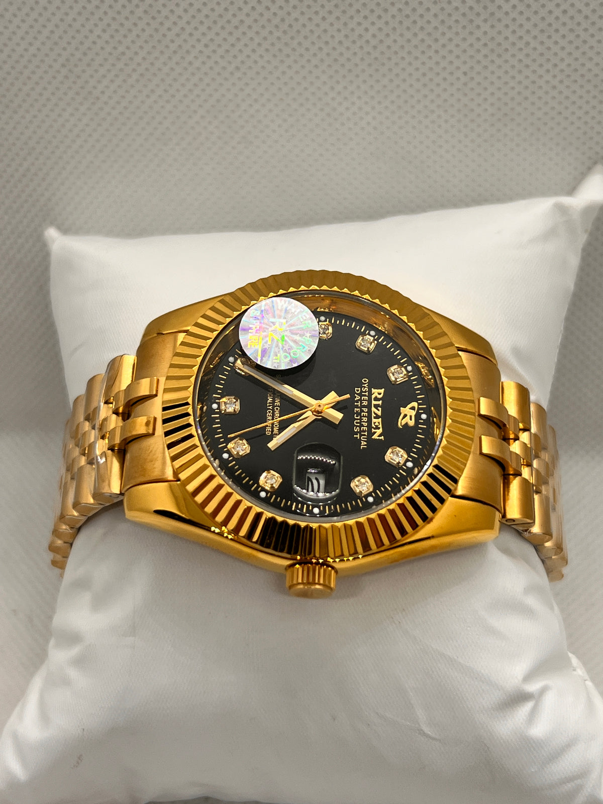 RIZ Fluted Bezel Stone-Set Date Quartz Men's Watch