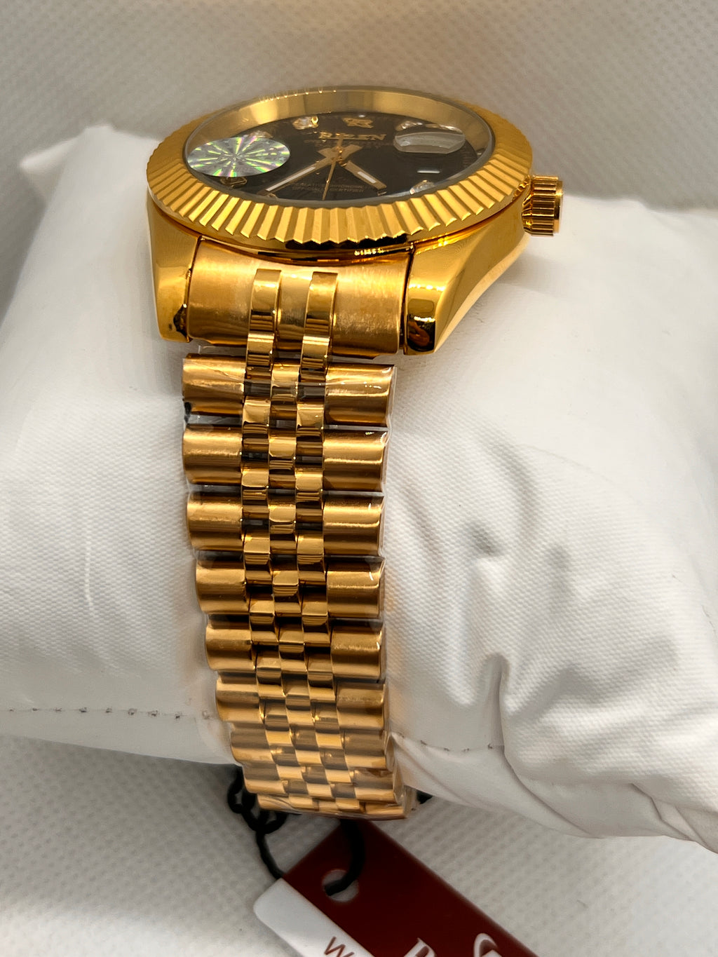 RIZ Fluted Bezel Stone-Set Date Quartz Men's Watch