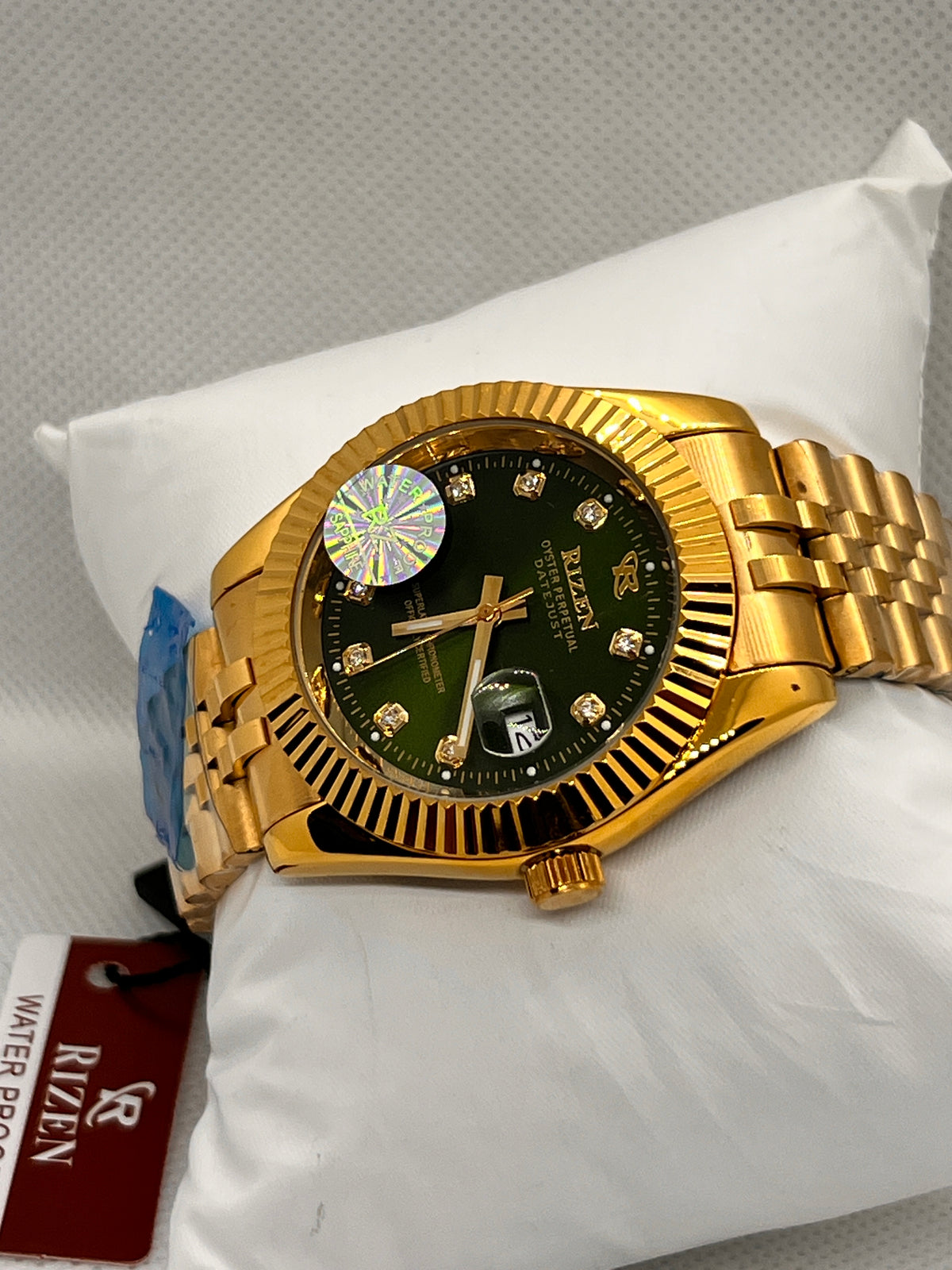 RIZ Fluted Bezel Stone-Set Date Quartz Men's Watch