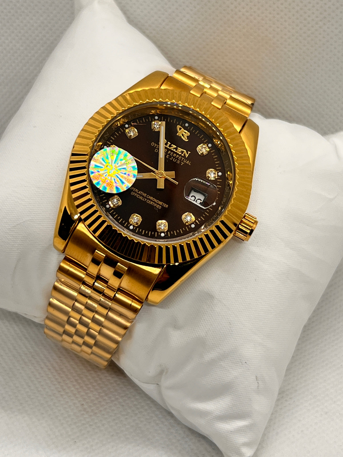 RIZ Fluted Bezel Stone-Set Date Quartz Men's Watch