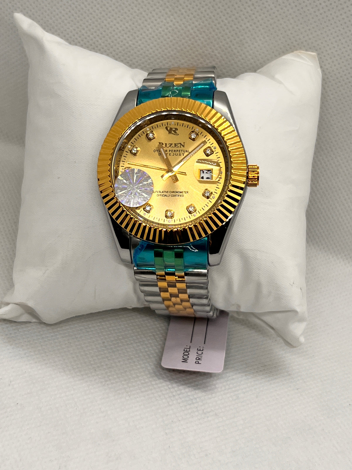 RIZ Fluted Bezel Stone-Set Date Quartz Men's Watch