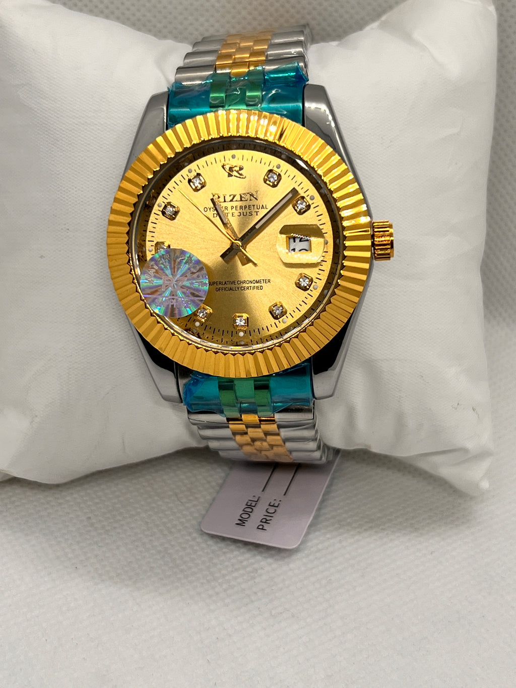 RIZ Fluted Bezel Stone-Set Date Quartz Men's Watch